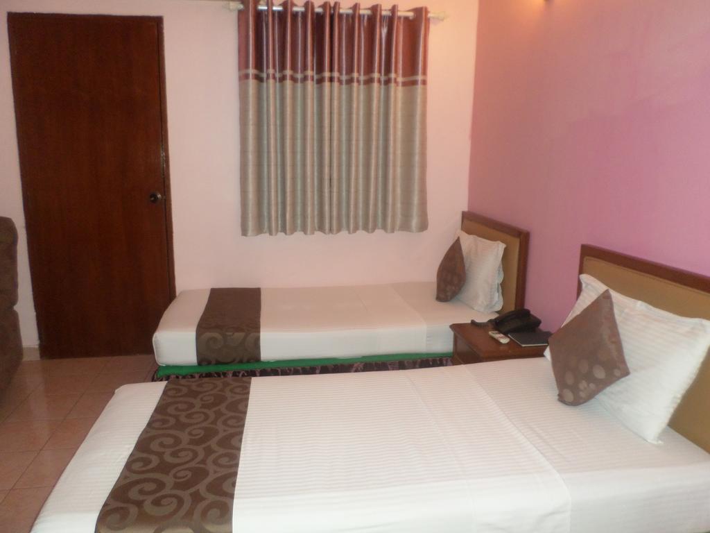 Skai Lodge Malé Zimmer foto